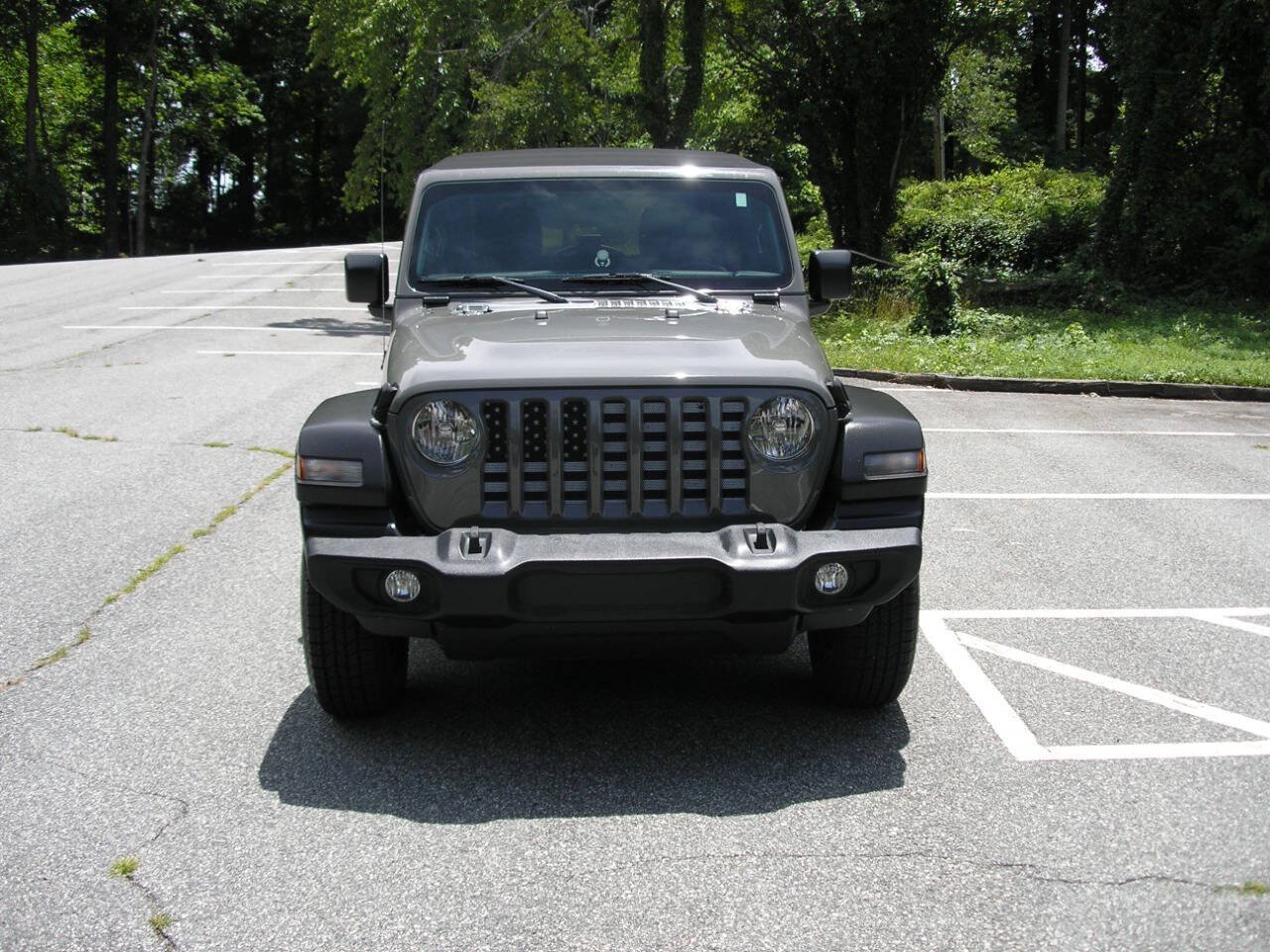 Used 2021 Jeep Wrangler Unlimited Sport AWD/4WD image 2