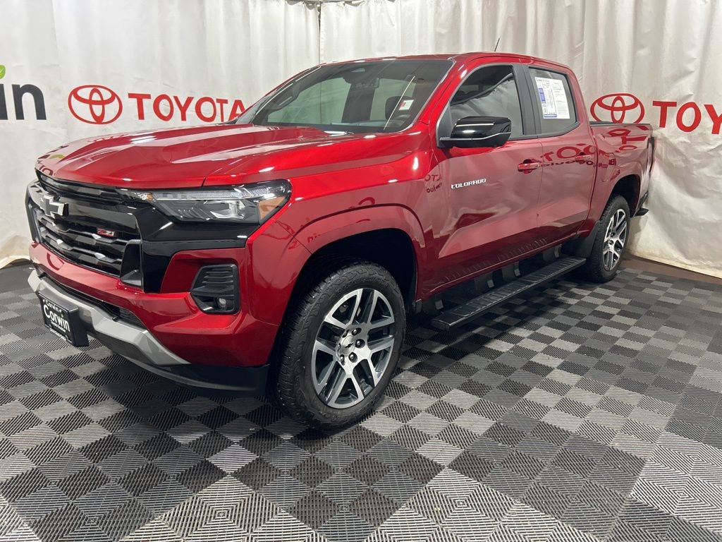 Used 2024 Chevrolet Colorado Z71 w/ Z71 Convenience Package 2 image 4