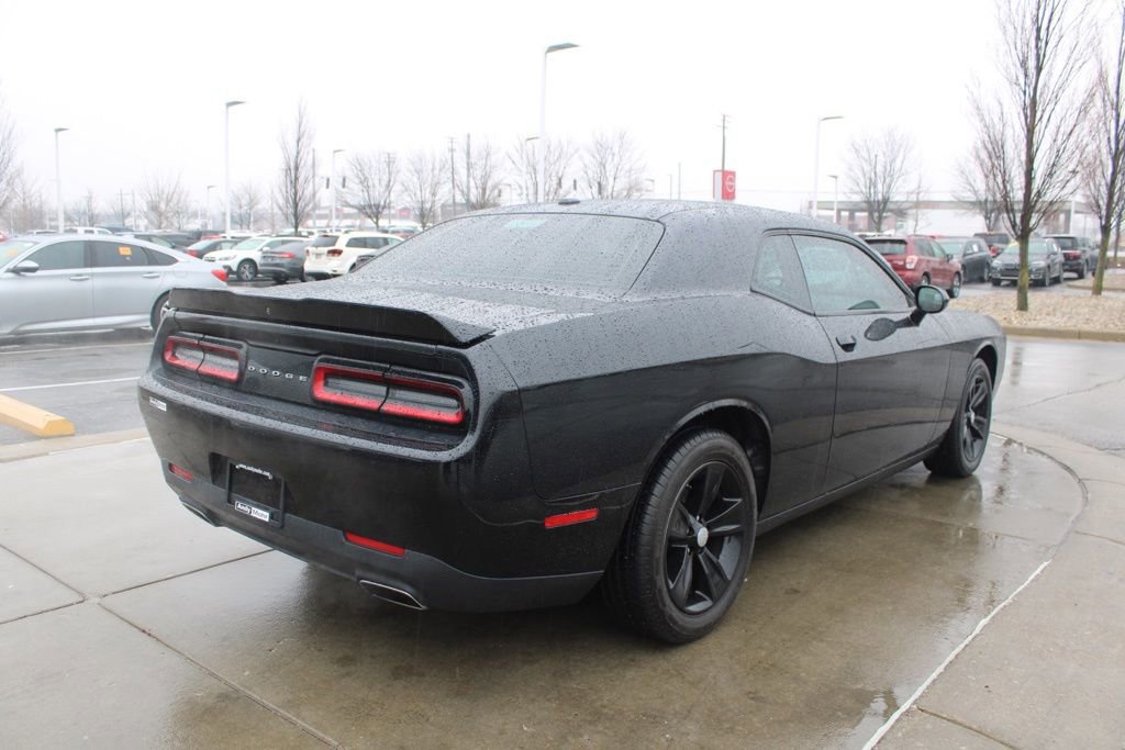 Used 2018 Dodge Challenger SXT image 7