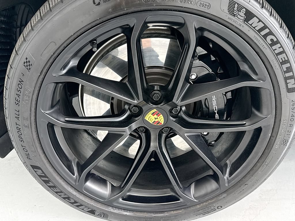 Used 2024 Porsche Macan GTS AWD/4WD image 29