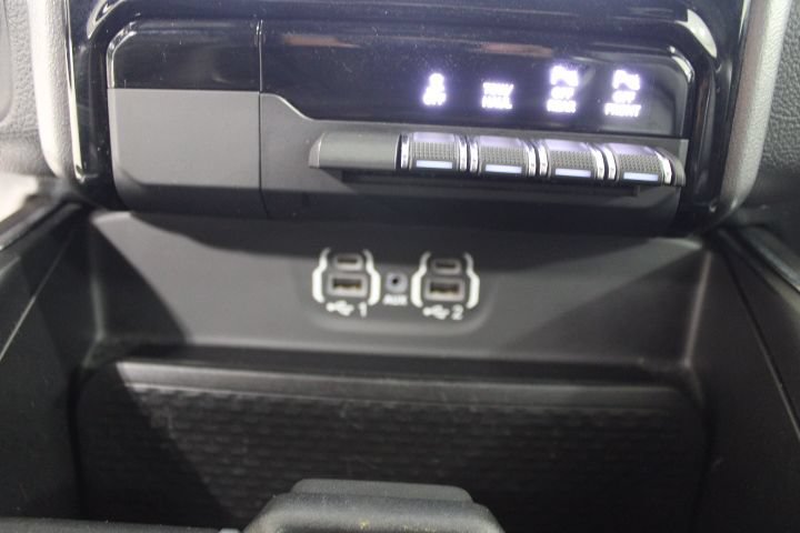 Used 2023 RAM 1500 Laramie AWD/4WD image 33