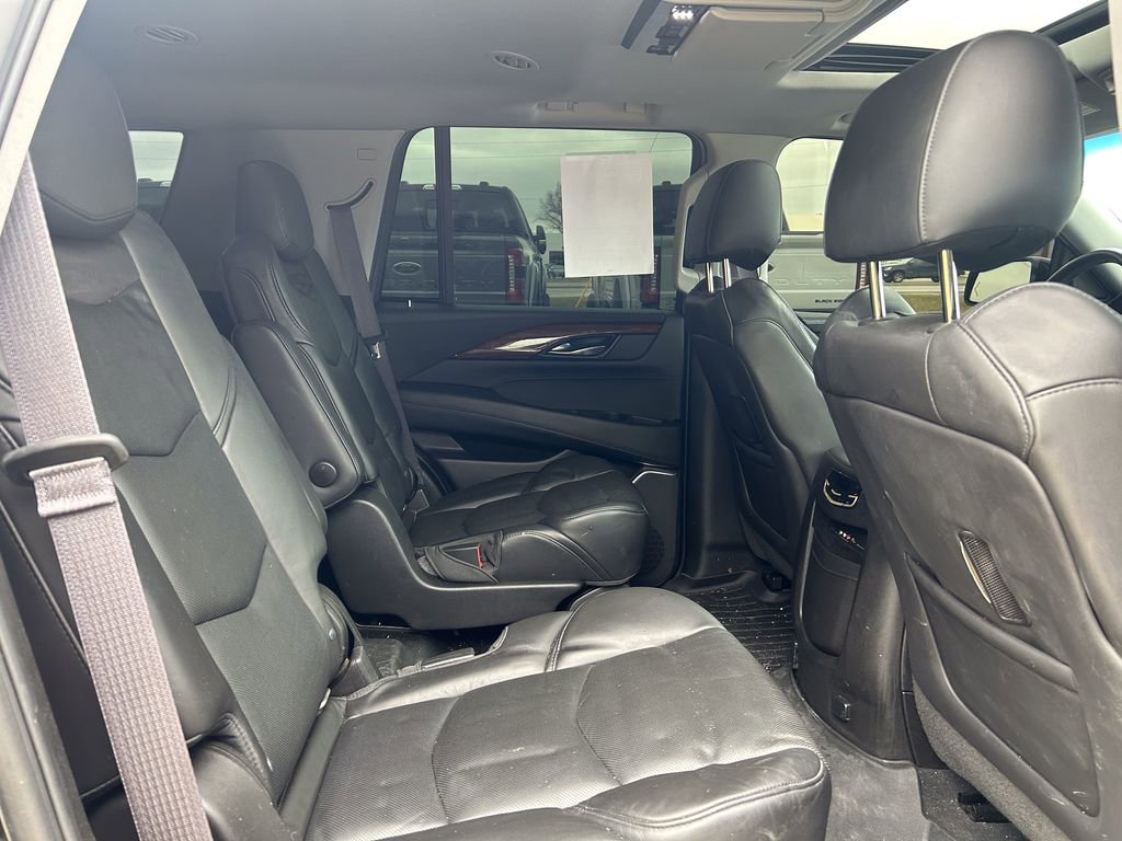 Used 2015 Cadillac Escalade Premium image 19