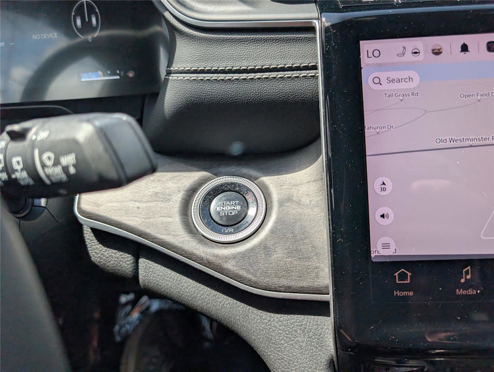 Used 2024 Jeep Grand Cherokee Limited w/ Luxury Tech Group II image 29