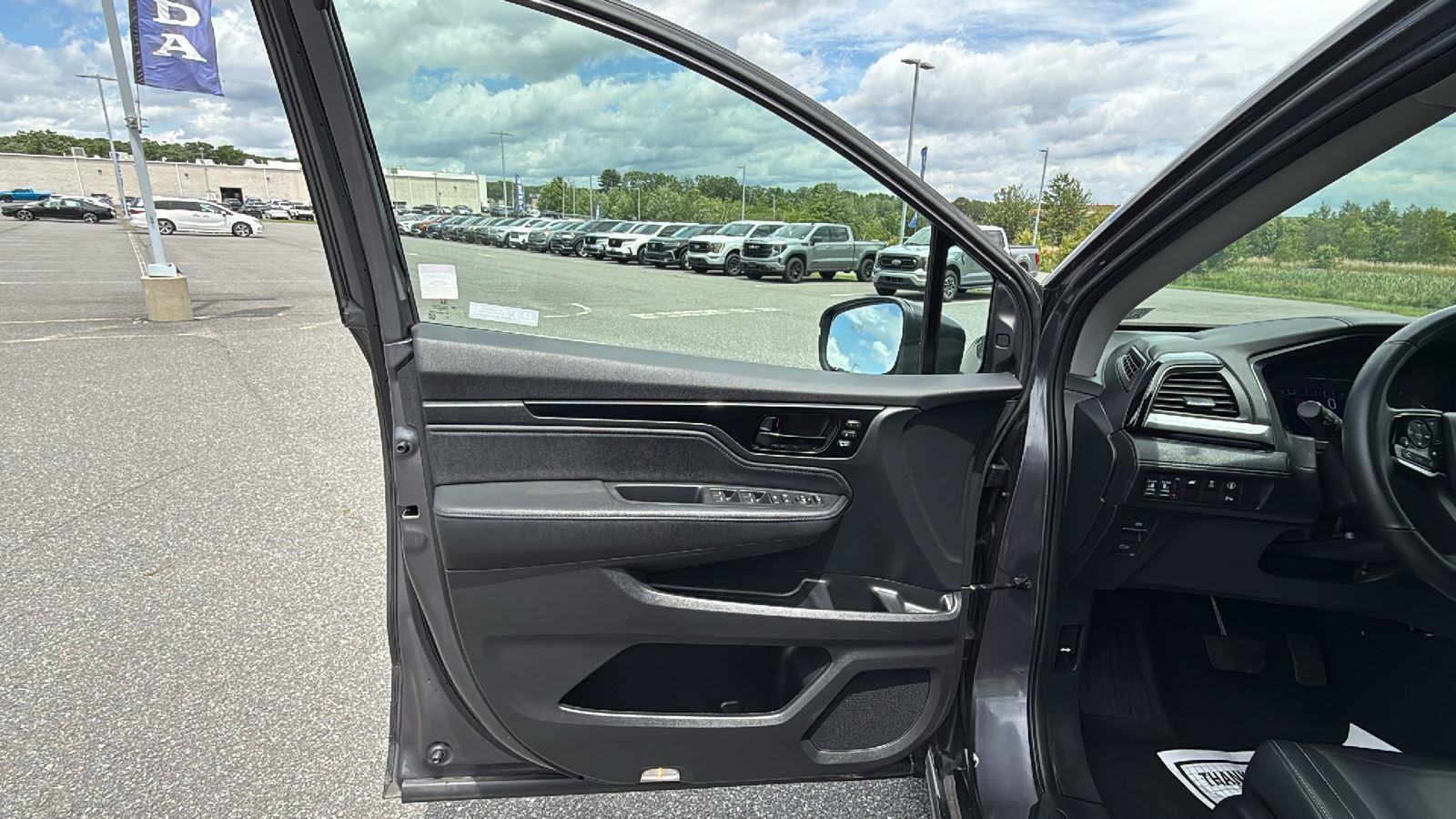 Used 2023 Honda Odyssey Touring image 24