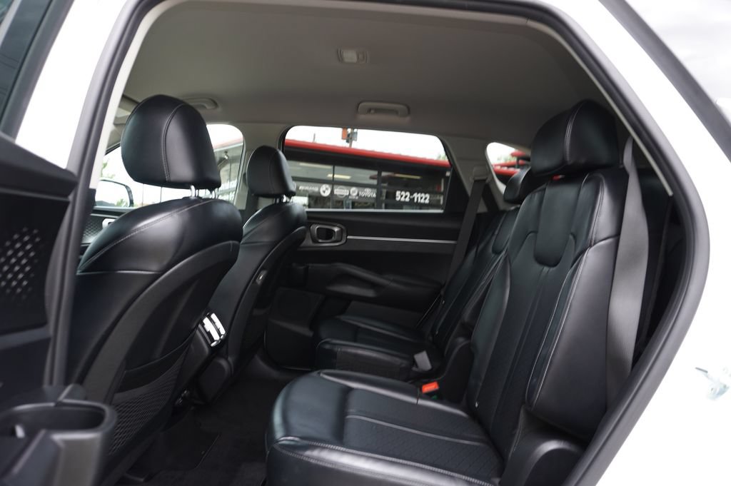 Used 2022 Kia Sorento EX AWD/4WD image 25