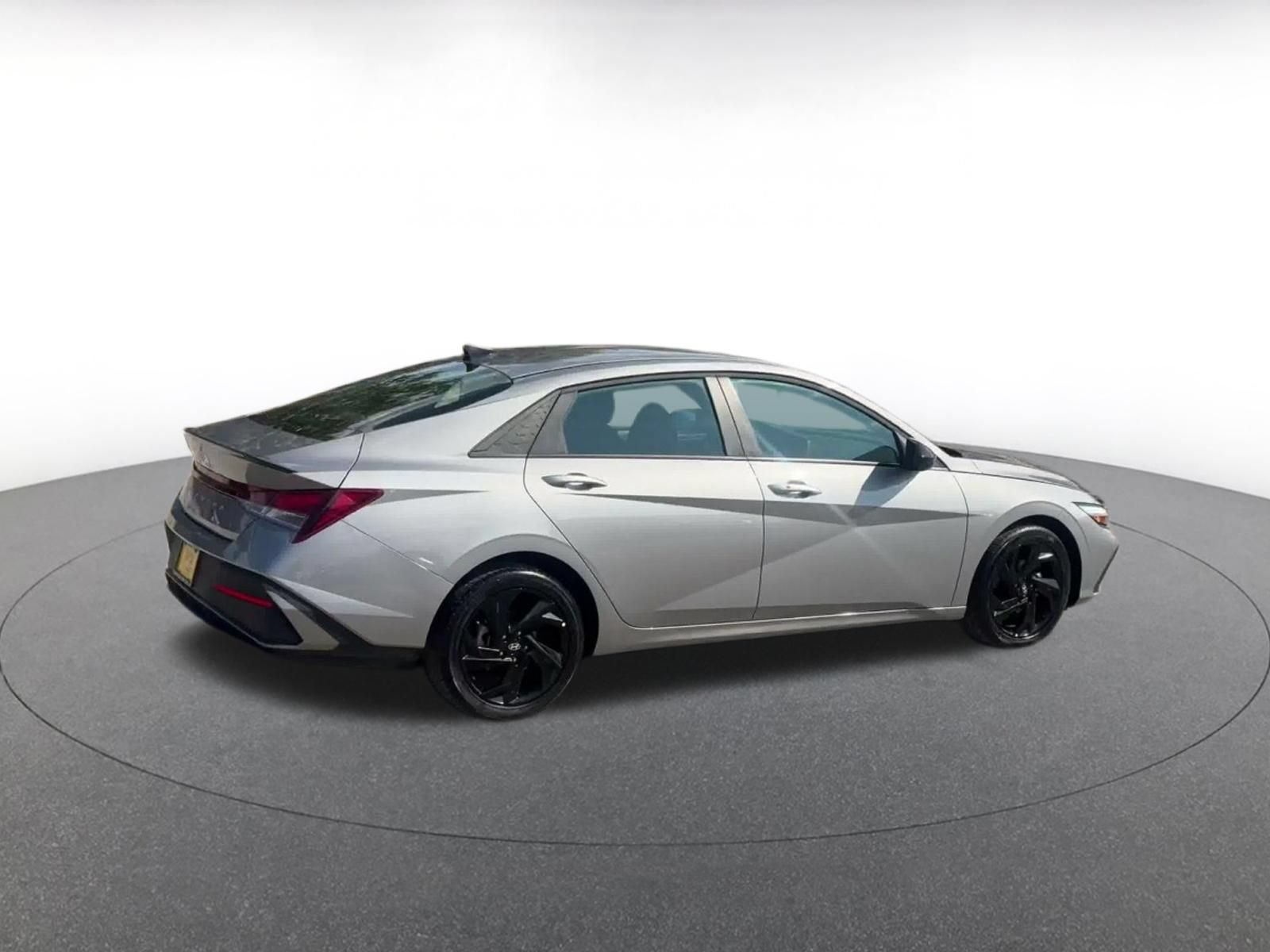 Used 2026 Hyundai Elantra Sport FWD image 14