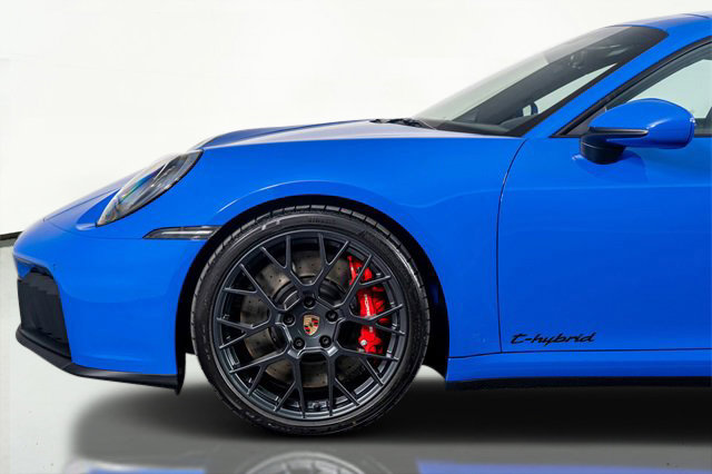 Used 2025 Porsche 911 Carrera GTS image 21