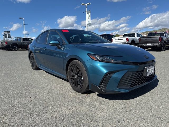 Used 2025 Toyota Camry SE w/ Convenience Package image 8