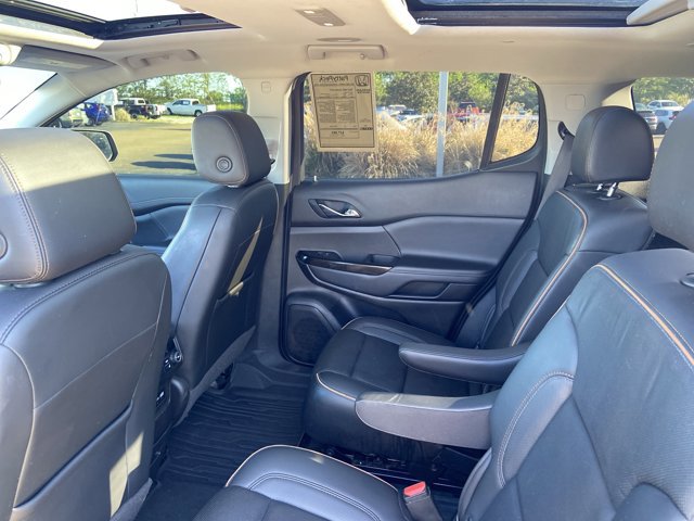 Used 2022 GMC Acadia AT4 w/ Technology Package image 17