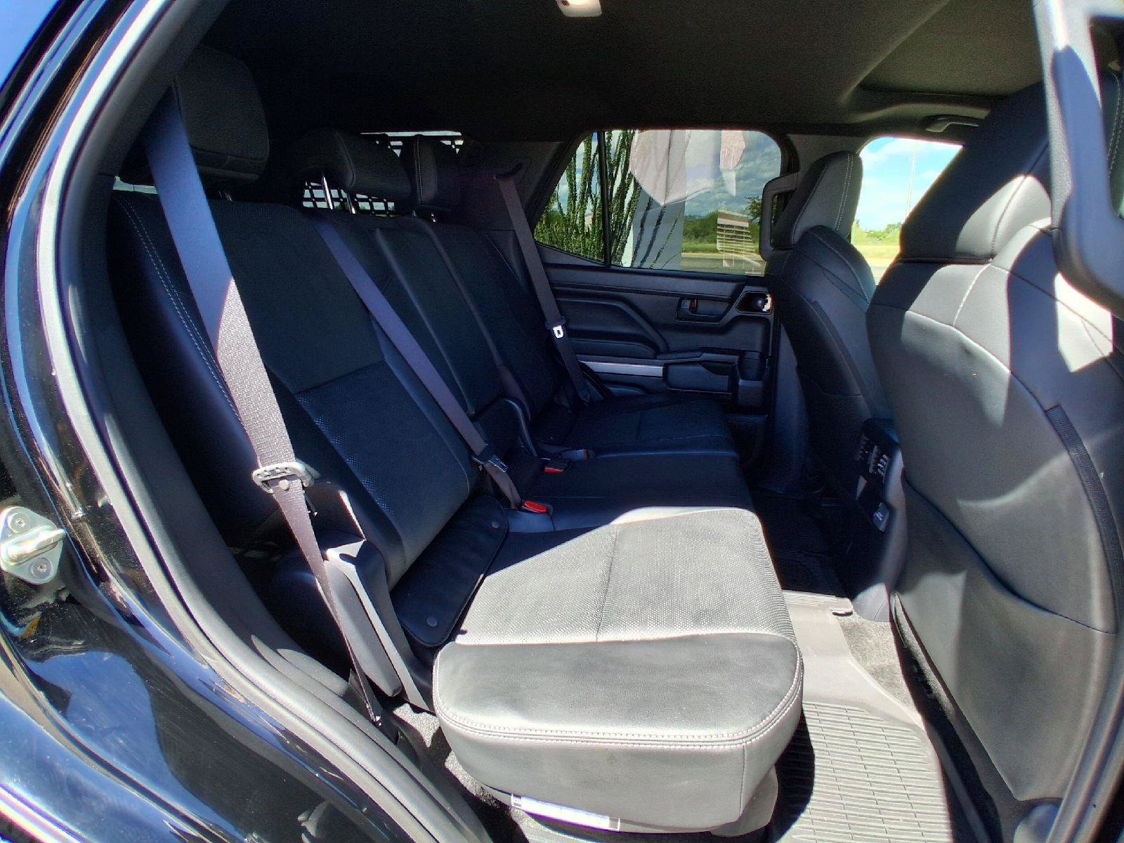 Used 2025 Toyota 4Runner TRD Off-Road Premium AWD/4WD image 25