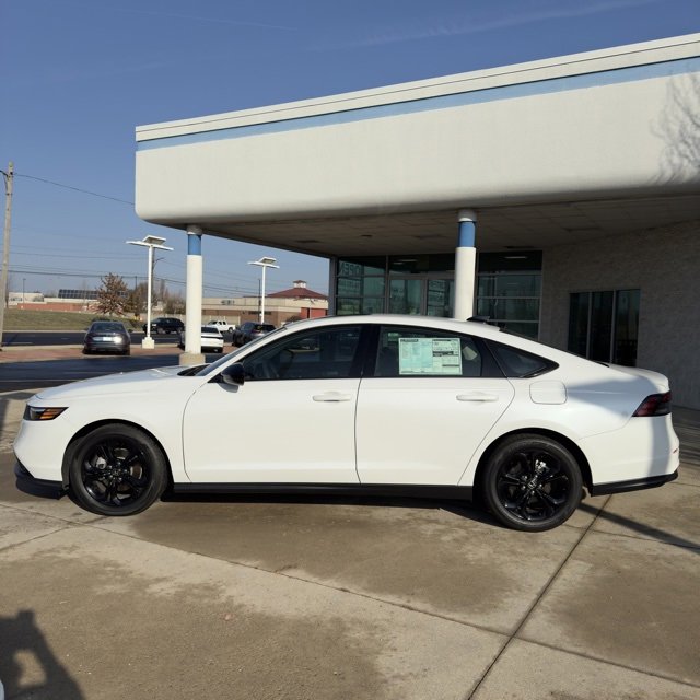 Certified 2025 Honda Accord SE image 6