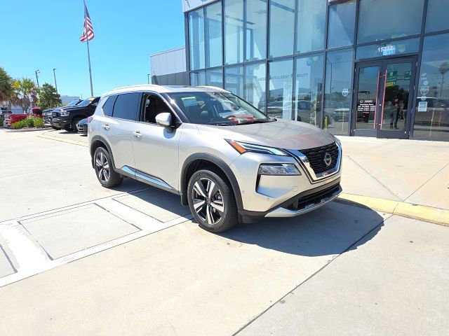 Used 2023 Nissan Rogue Platinum w/ Platinum Premium Package AWD/4WD image 2