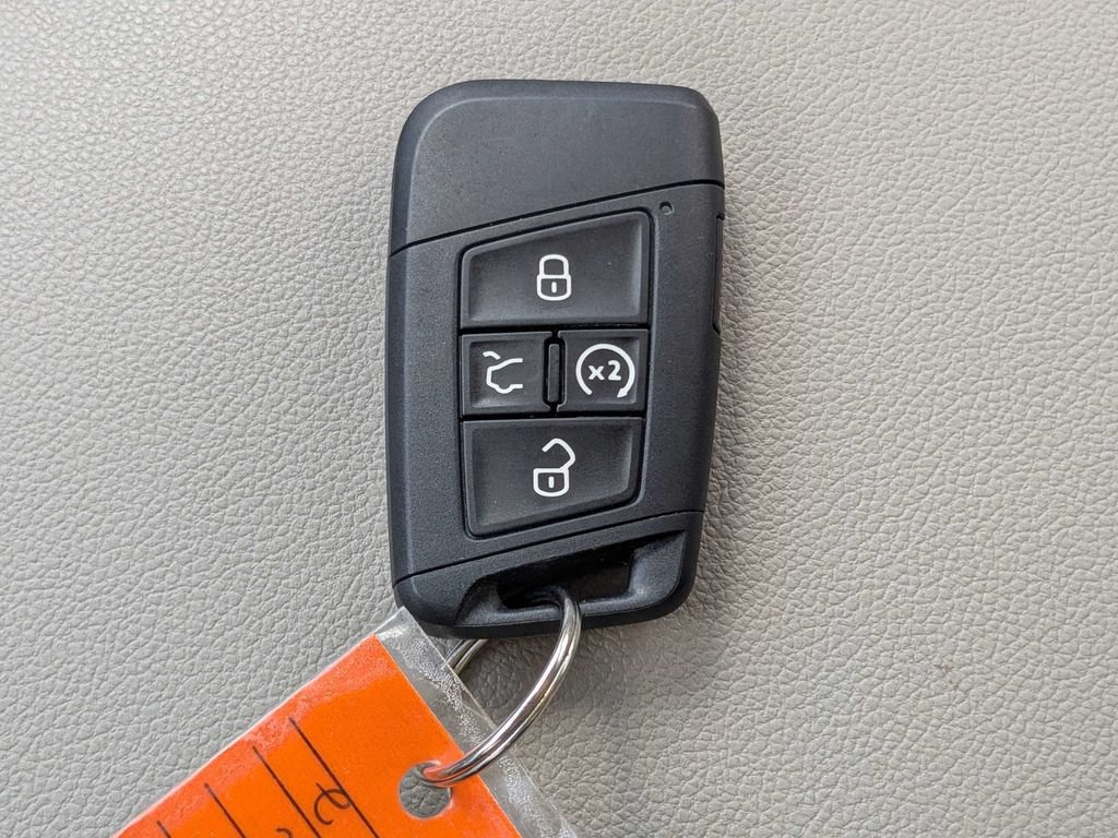 Used 2022 Volkswagen Atlas SEL AWD/4WD image 33