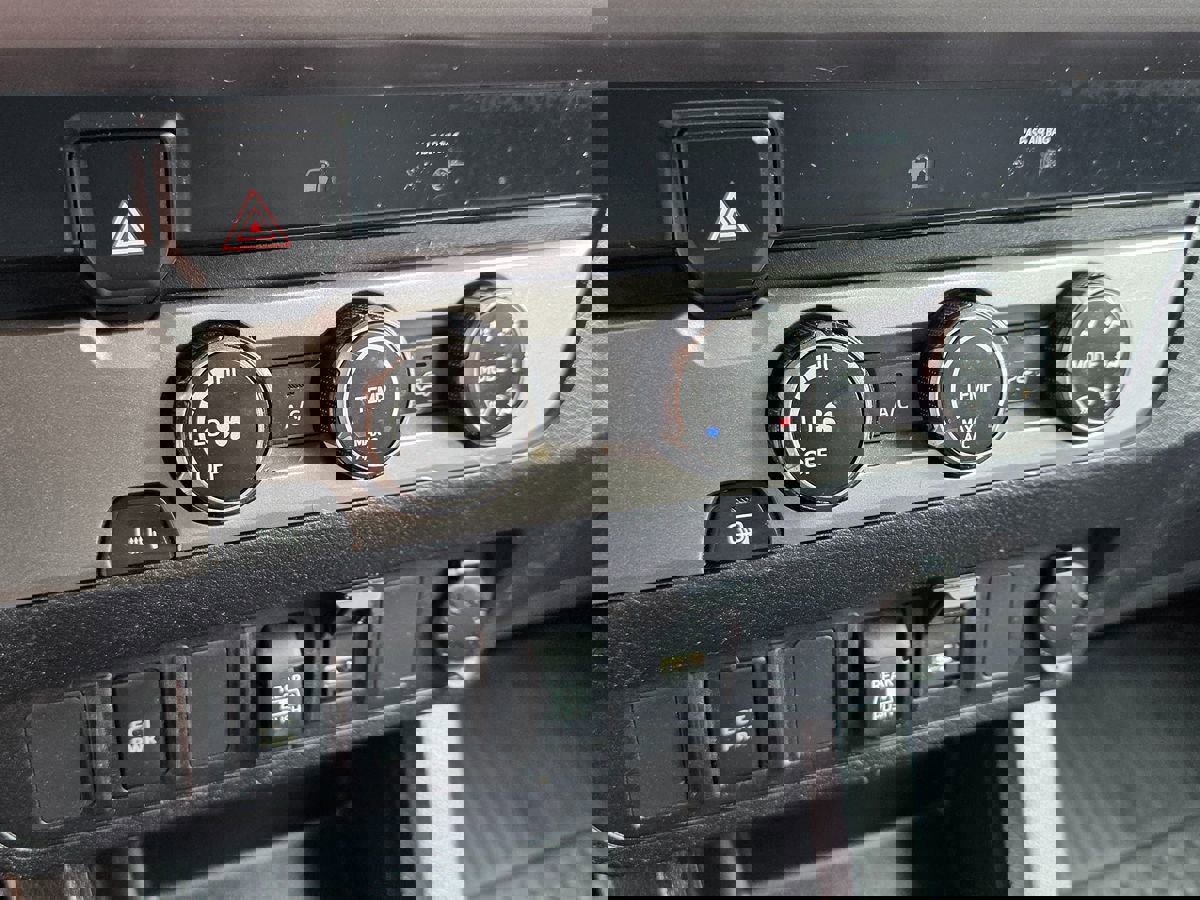 Used 2020 Toyota Tacoma SR5 image 42