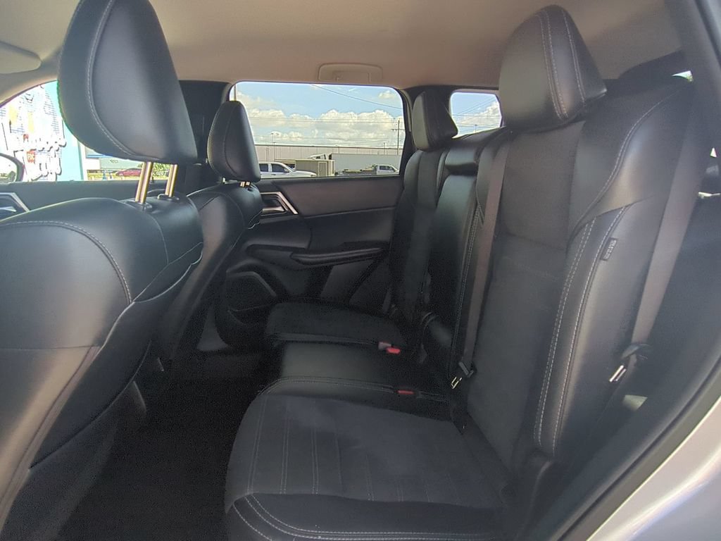 Used 2024 Mitsubishi Outlander SE Black Edition FWD image 17