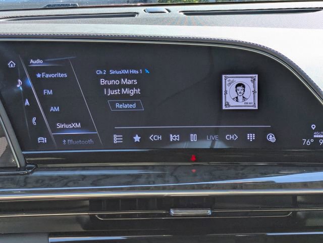 Used 2024 Cadillac Escalade ESV Premium Luxury image 19