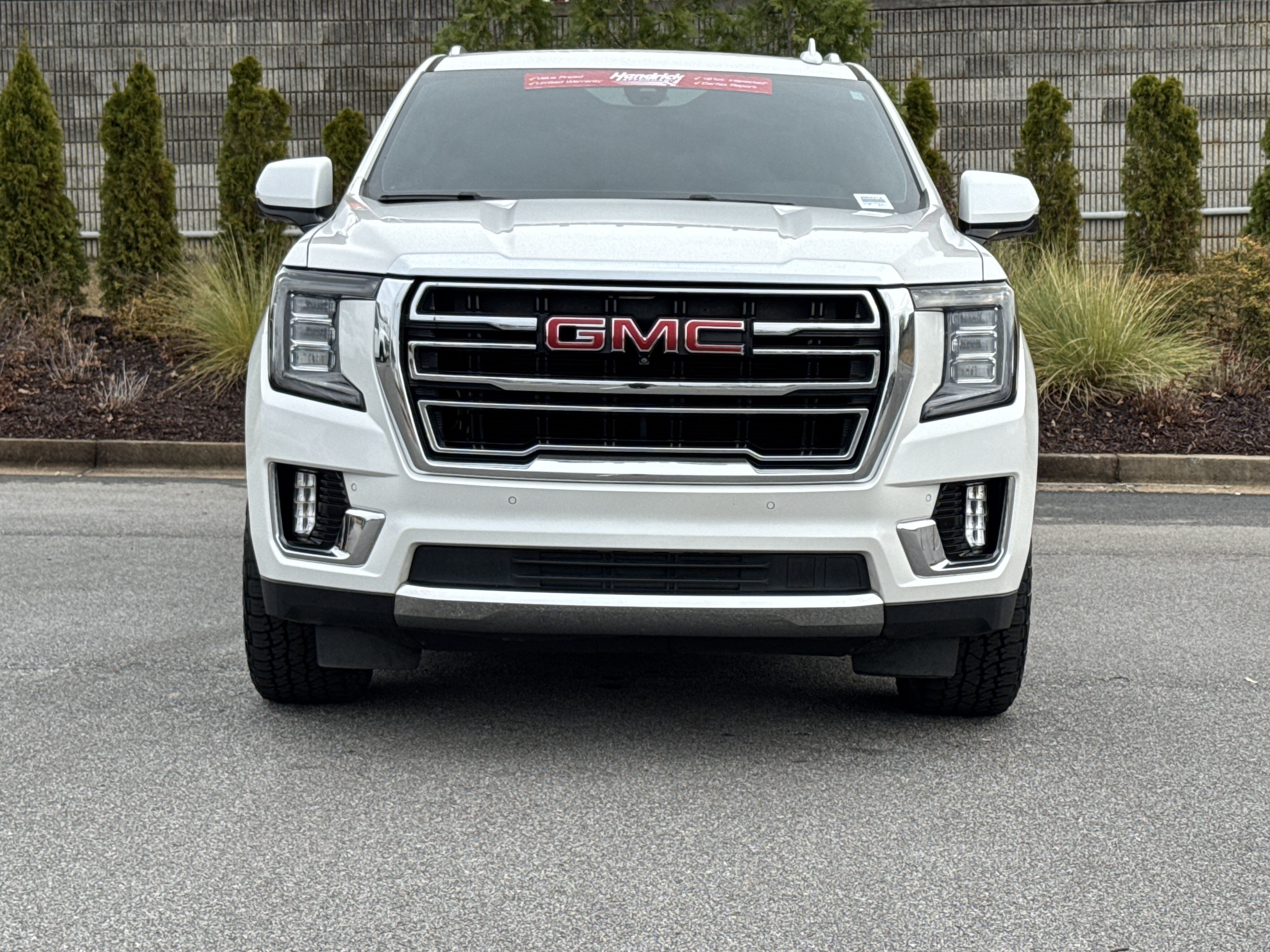 Used 2022 GMC Yukon SLT w/ SLT Premium Package RWD image 3