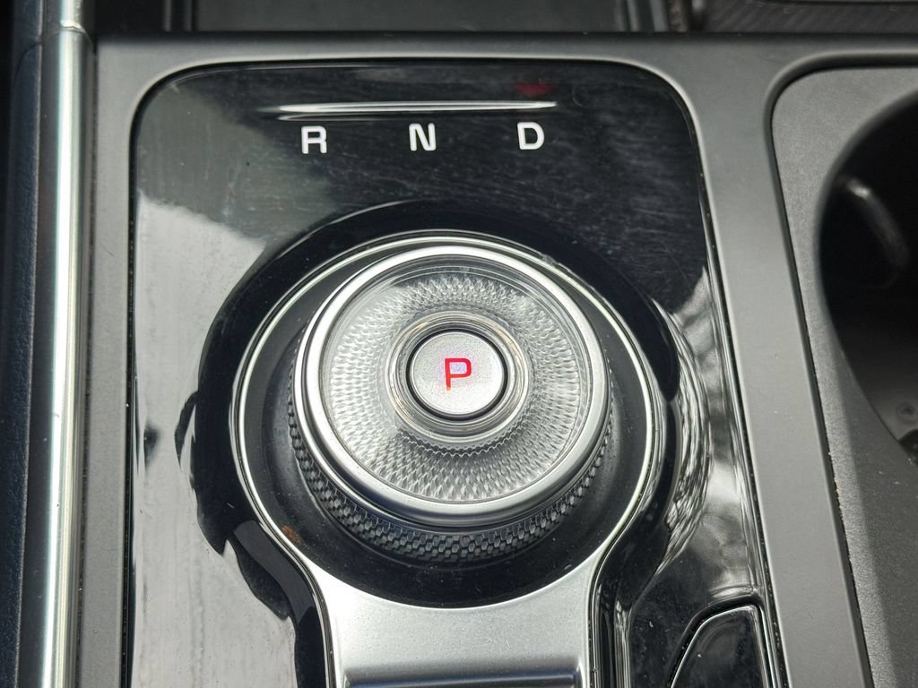 Used 2025 Kia Carnival EX FWD image 23