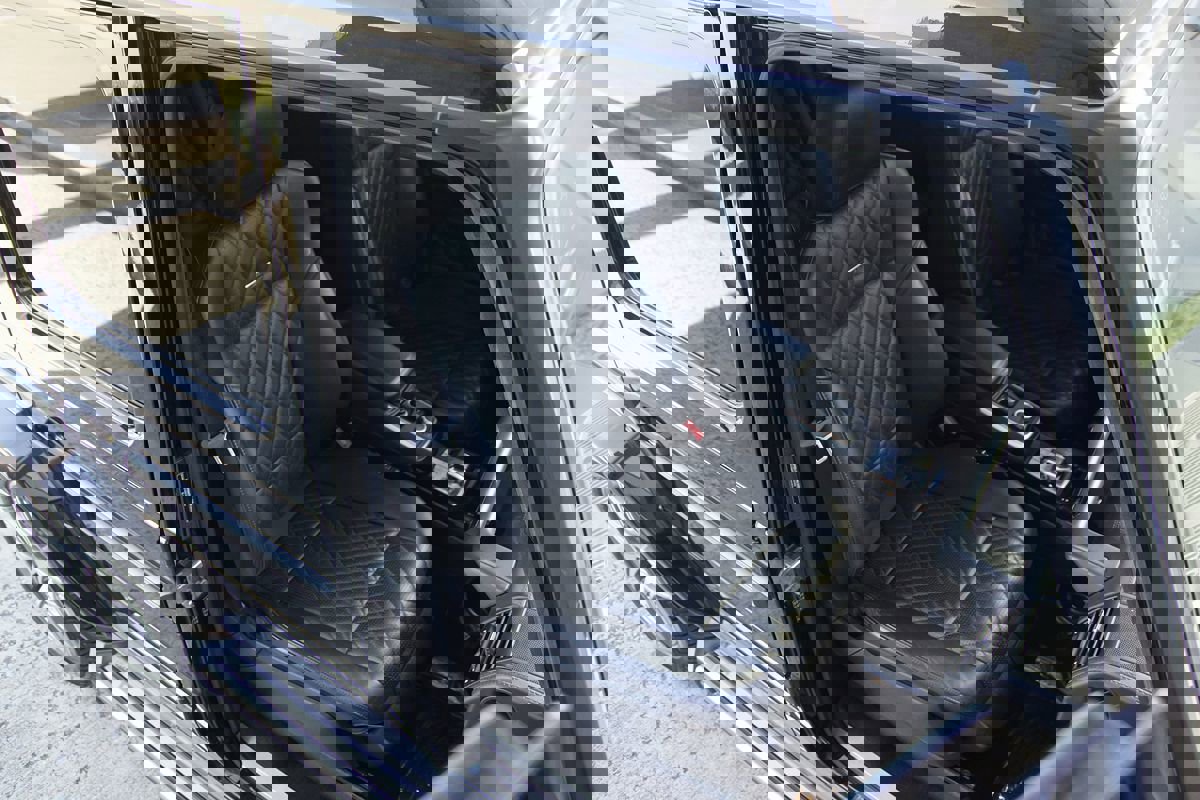 Used 2015 Mercedes-Benz G 63 AMG 4MATIC w/ PA6 Package image 32