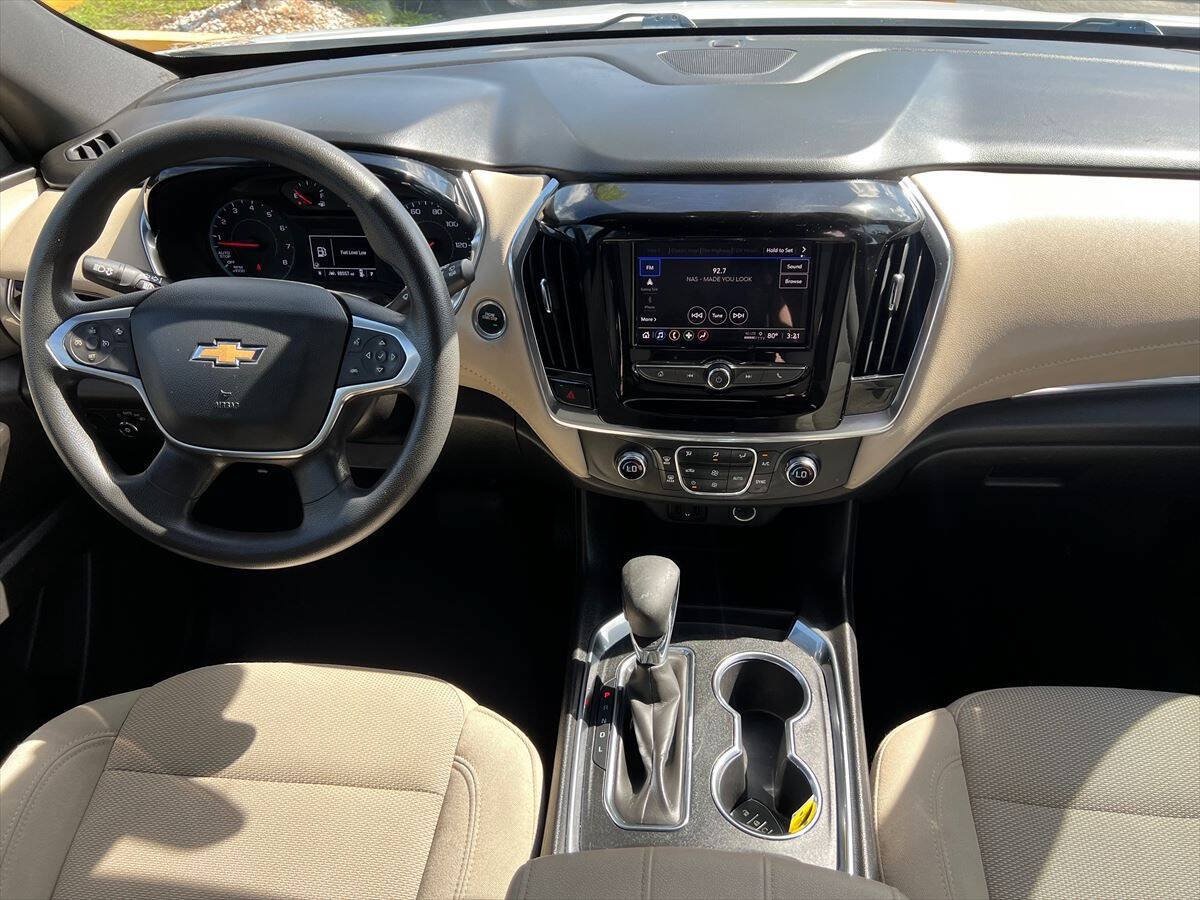 Used 2023 Chevrolet Traverse LS FWD image 10
