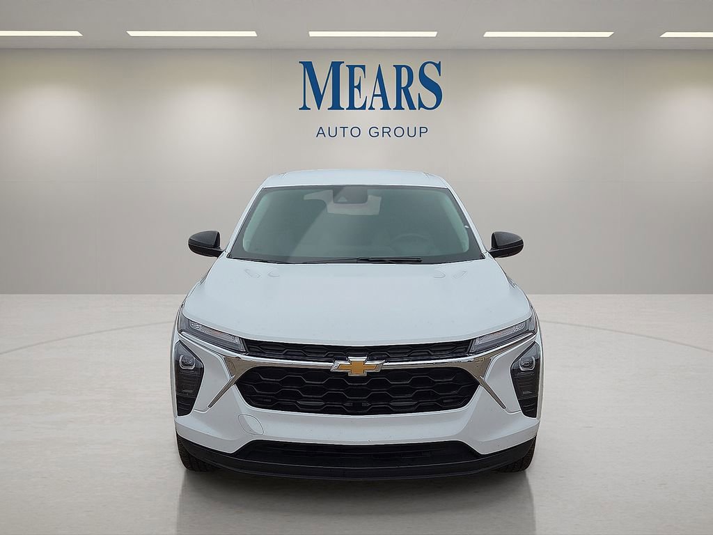 Used 2024 Chevrolet Trax LS image 9