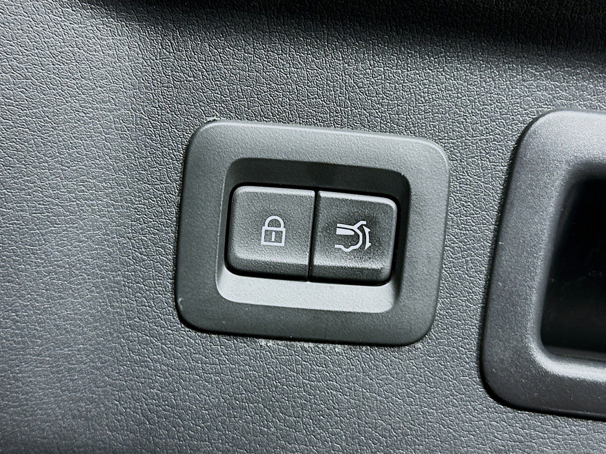 Used 2025 MAZDA CX-90 3.3 Turbo w/ Premium Sport Pkg image 33