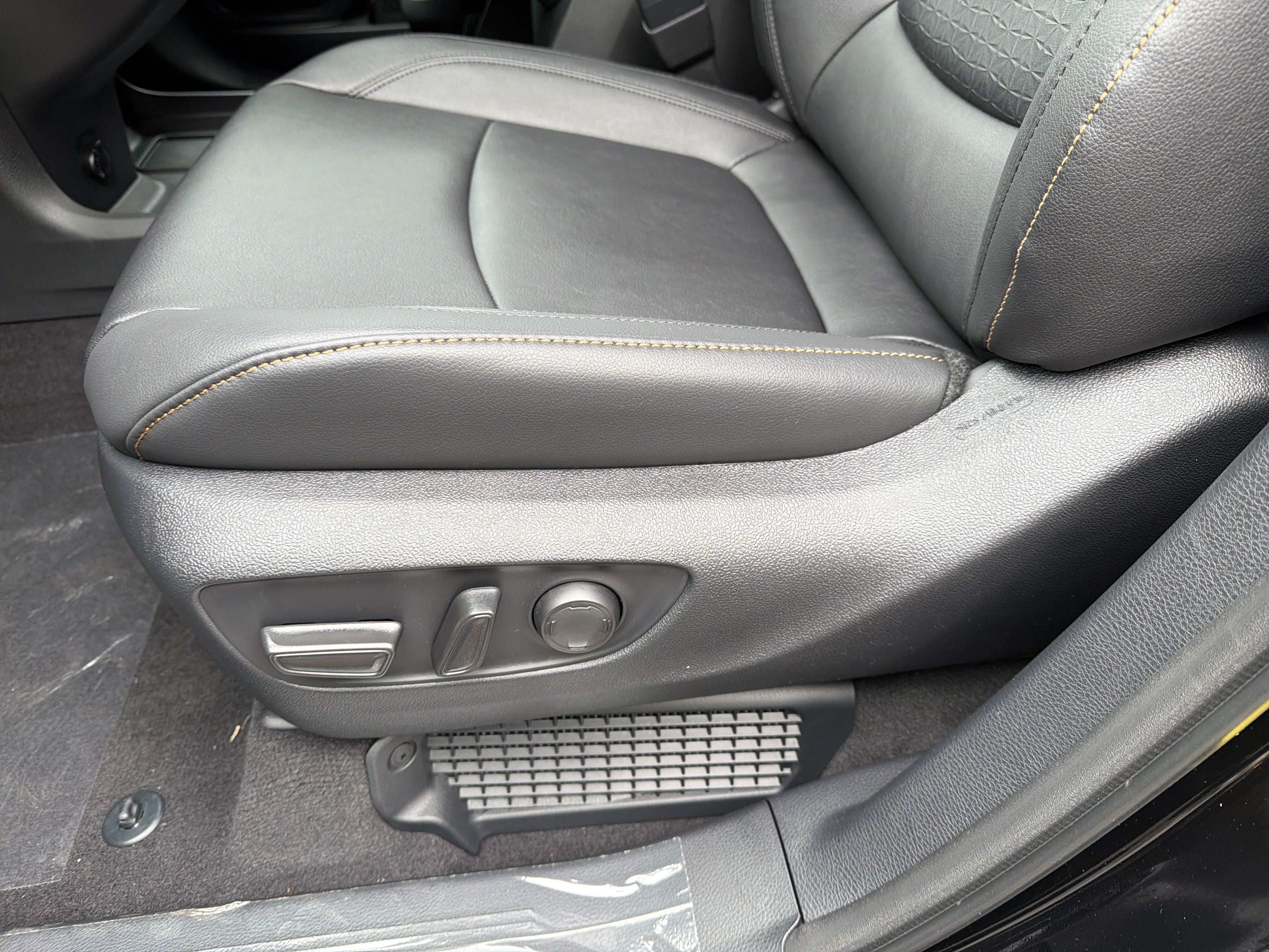 New 2026 Toyota Sienna AWD image 10