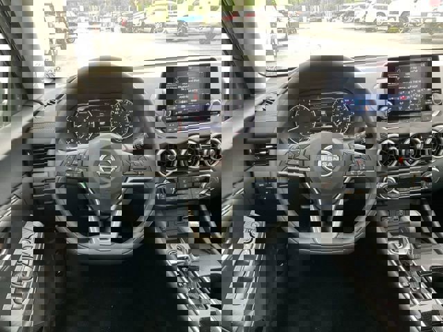 Used 2025 Nissan Sentra SV image 16