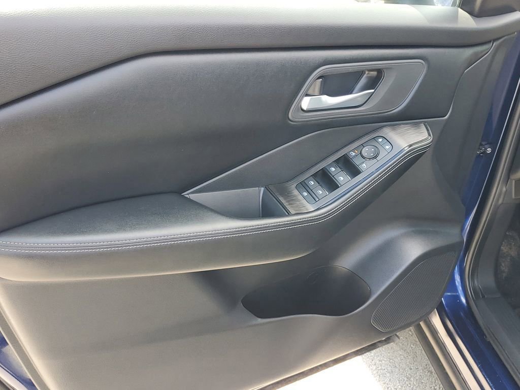 Used 2024 Nissan Rogue SV AWD/4WD image 20
