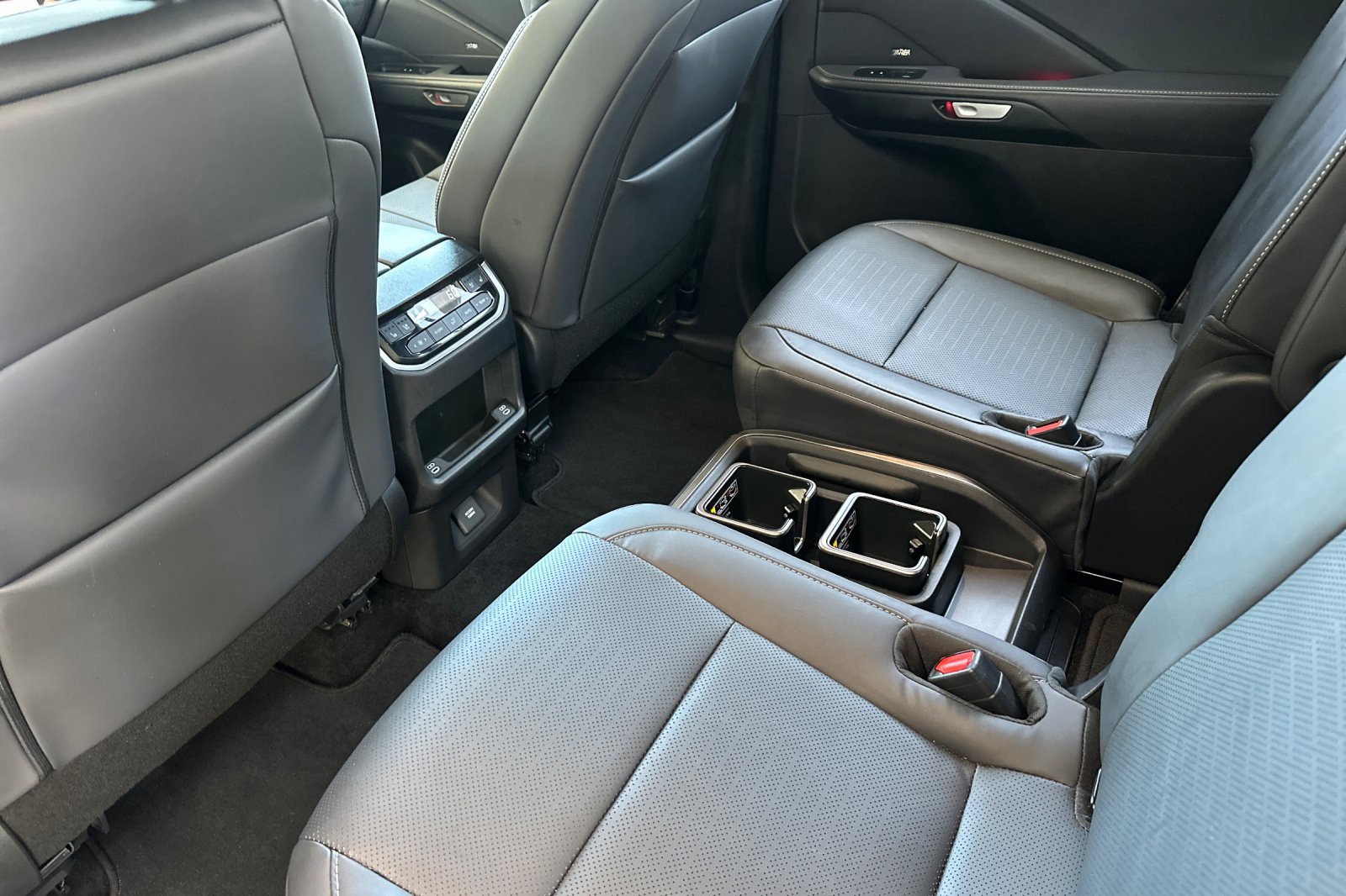 Used 2025 Lexus TX 500h AWD w/ Technology Package image 12