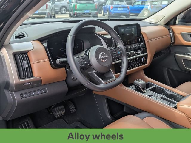 Used 2024 Nissan Pathfinder Platinum w/ Cargo Package image 14