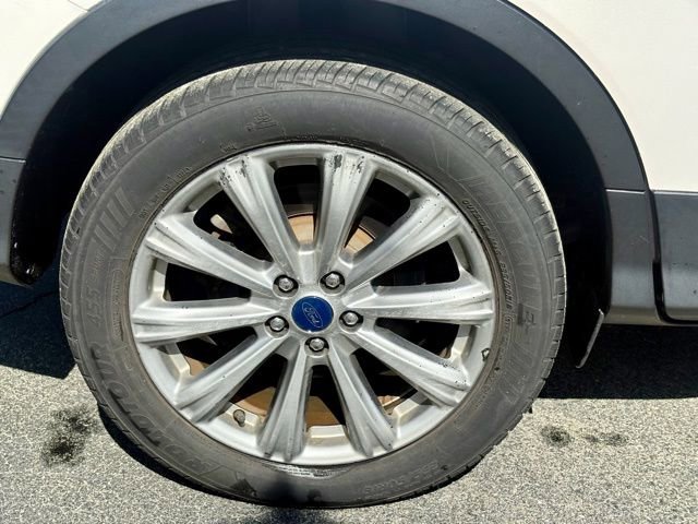 Used 2017 Ford Escape Titanium image 31