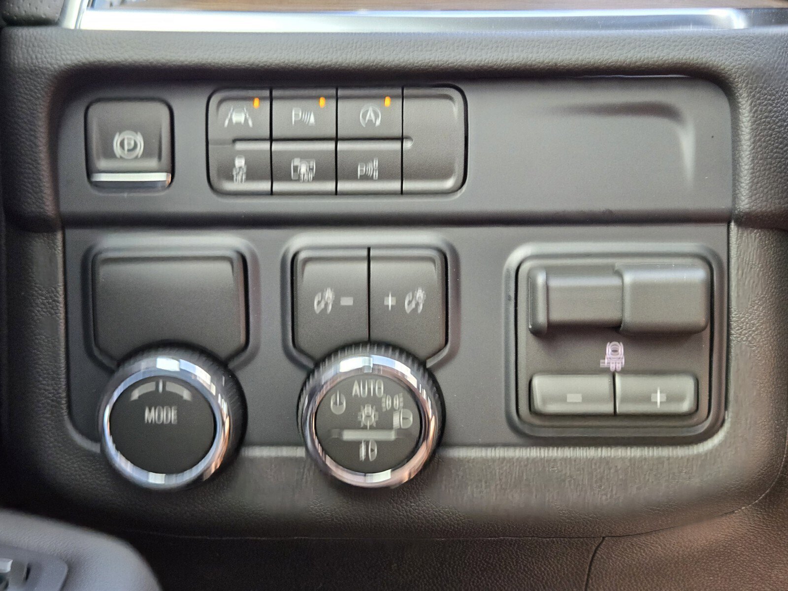 New 2026 Chevrolet Suburban High Country w/ Sun And Tow Package image 18