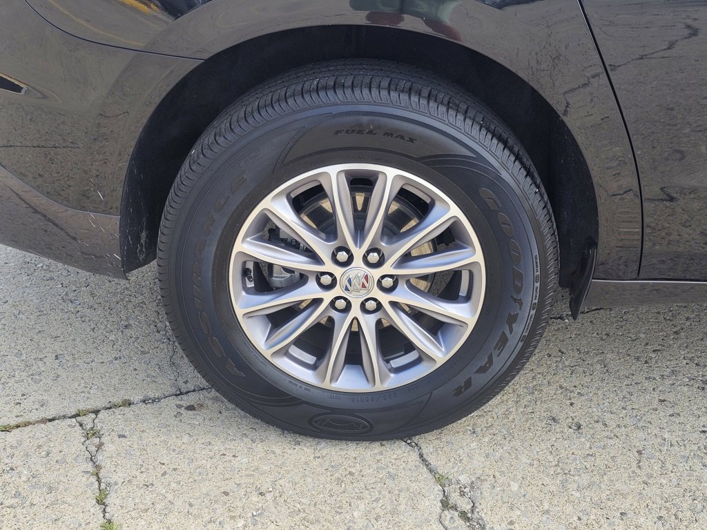 Used 2024 Buick Enclave Premium image 11