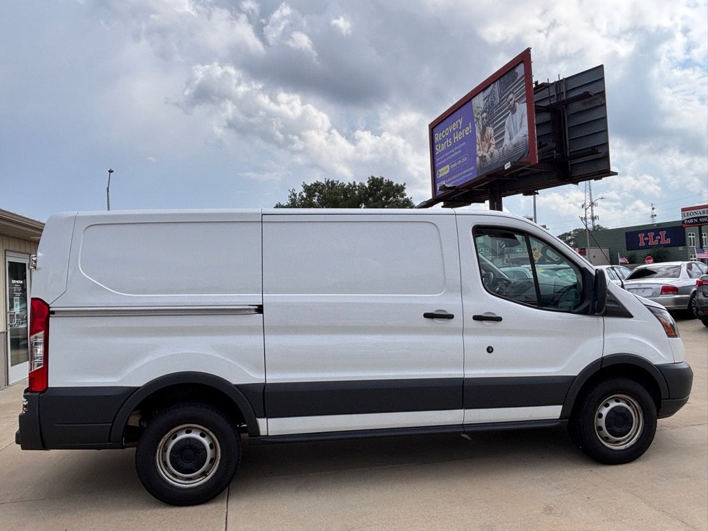 Used 2018 Ford Transit 250 130 Low Roof image 5