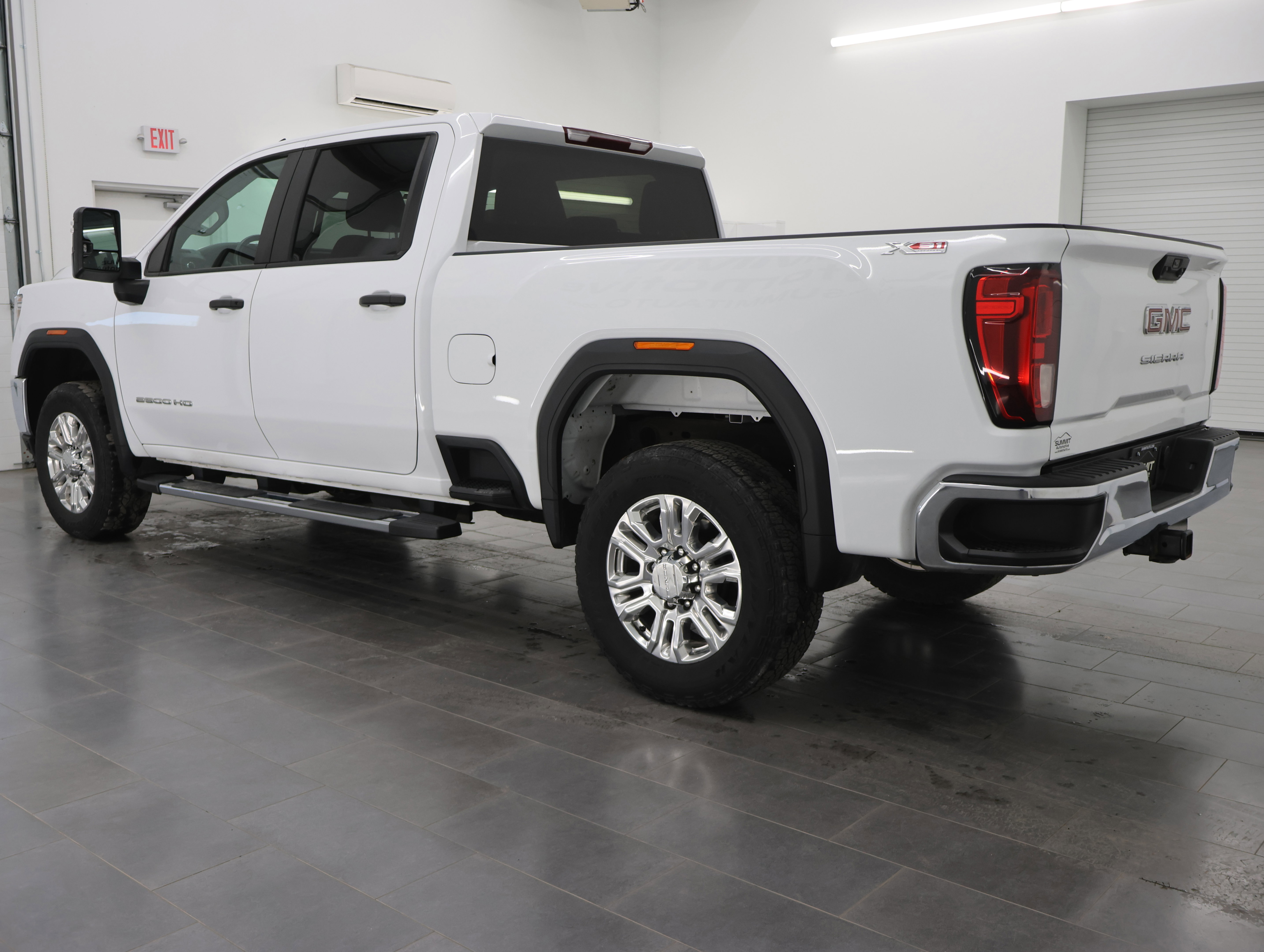 Used 2023 GMC Sierra 2500 Pro w/ Gooseneck/5TH Wheel Package image 6
