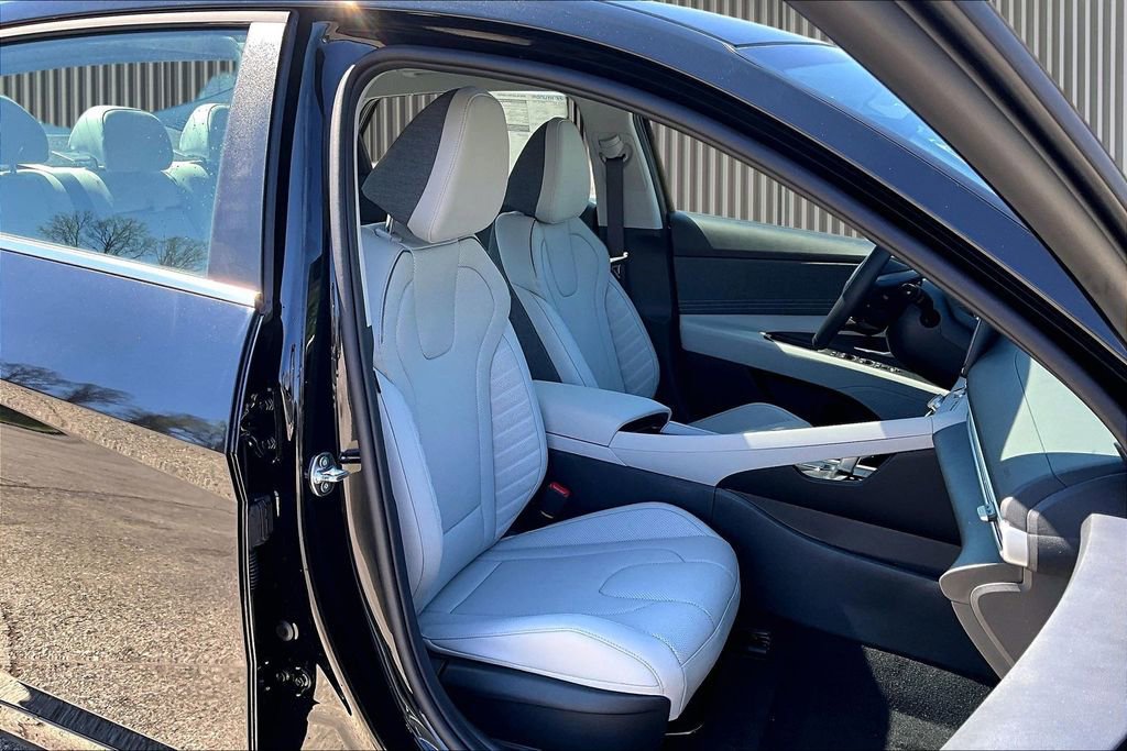 New 2026 Hyundai Elantra Limited image 9