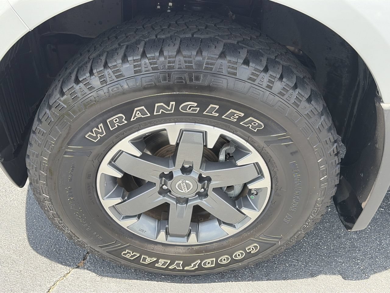 Used 2017 Nissan Frontier PRO-4X w/ Pro-4x Luxury Package AWD/4WD image 9