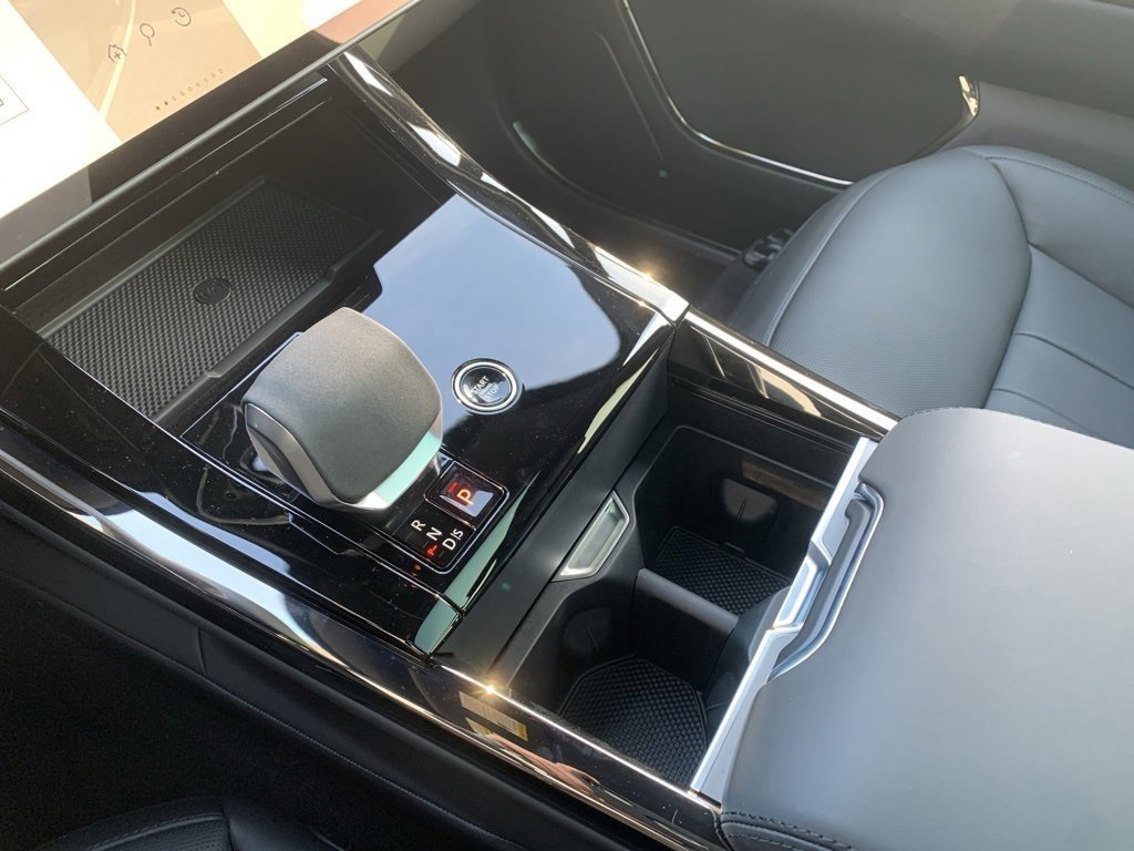 Used 2025 Land Rover Range Rover Sport SE image 28