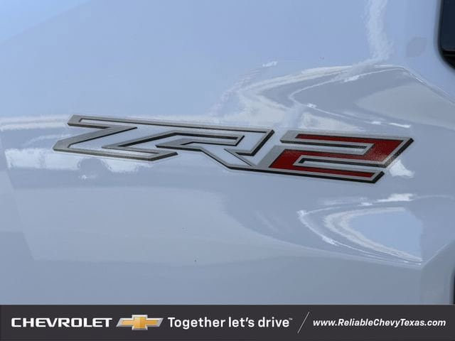 Used 2025 Chevrolet Colorado ZR2 w/ Technology Package AWD/4WD image 11
