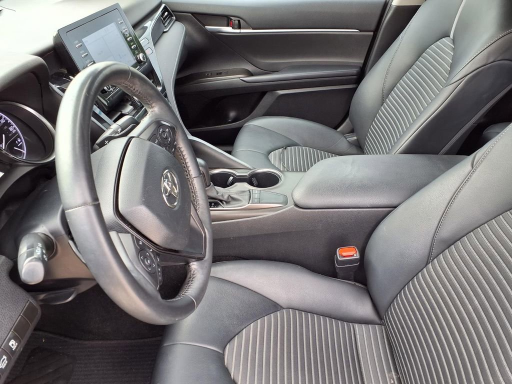 Used 2023 Toyota Camry SE image 16