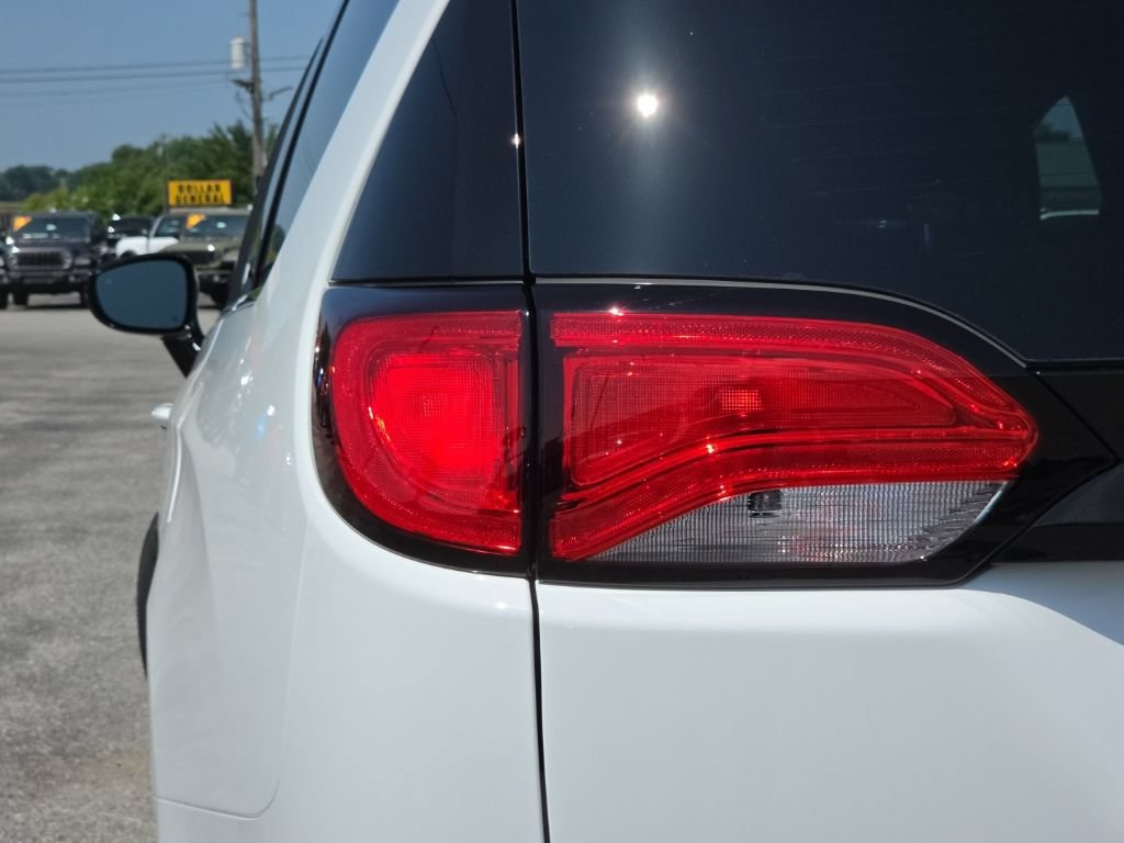 New 2027 Chrysler Pacifica LX FWD image 11