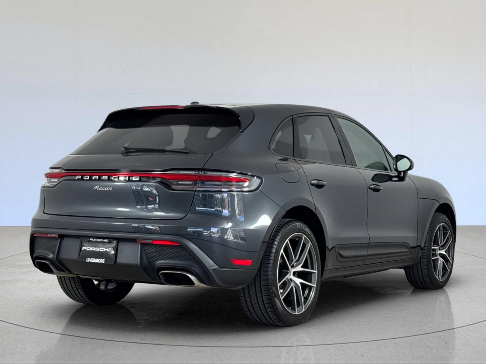 Certified 2025 Porsche Macan w/ Premium Package Plus AWD/4WD image 8