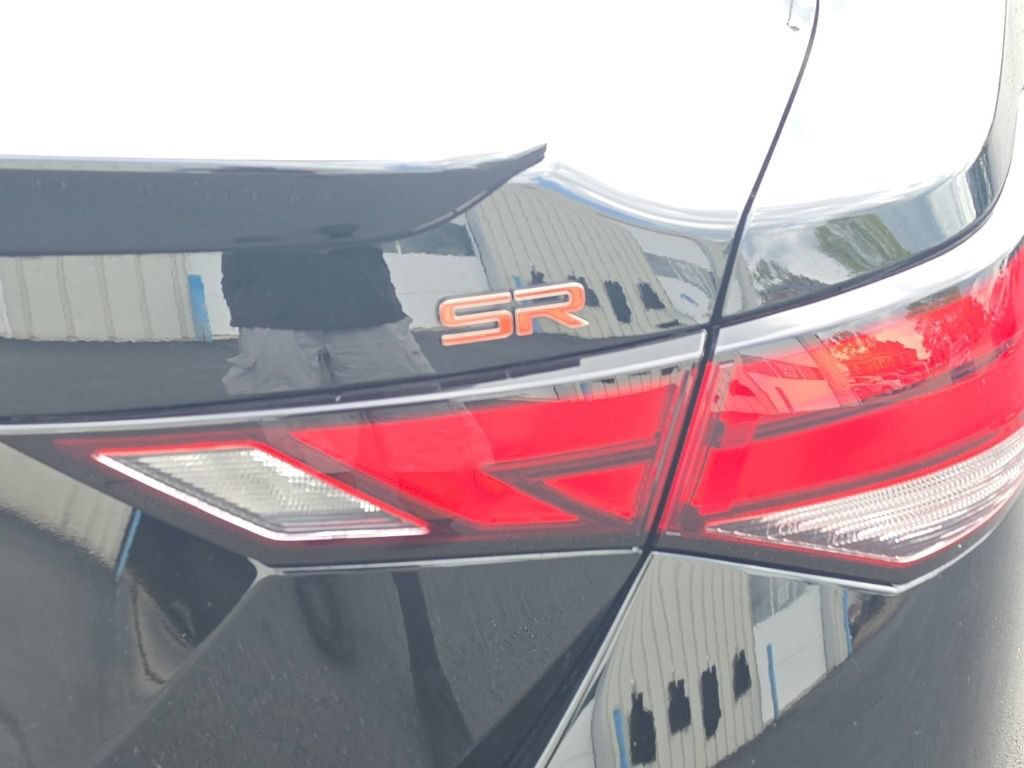 Used 2025 Nissan Sentra SR FWD image 7