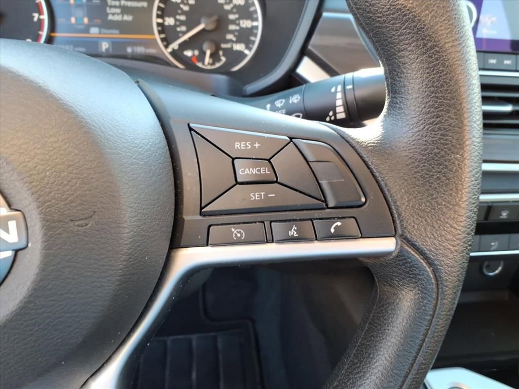 Used 2024 Nissan Altima 2.5 SV image 16