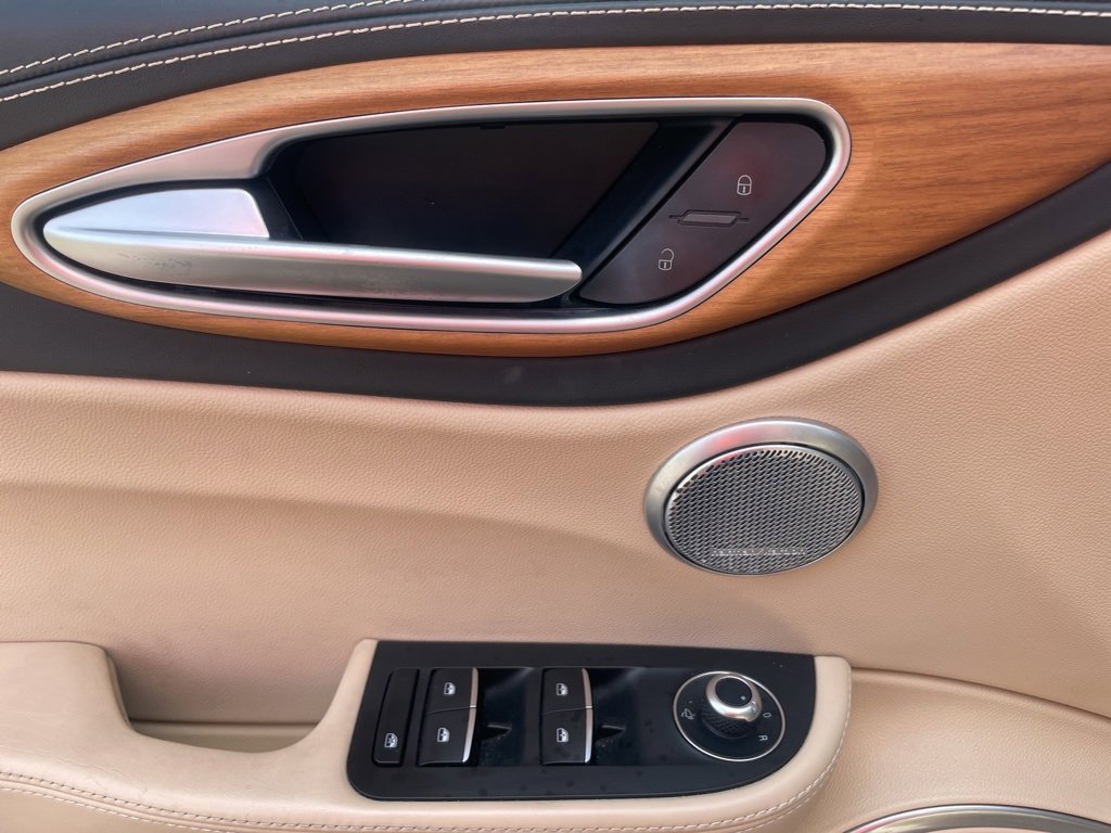 Used 2018 Alfa Romeo Giulia Ti w/ Quick Order Package 22Z Lusso image 18