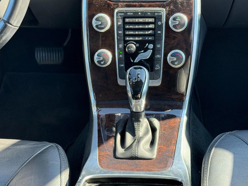 Used 2016 Volvo XC70 T5 Premier w/ Proximity Package image 15