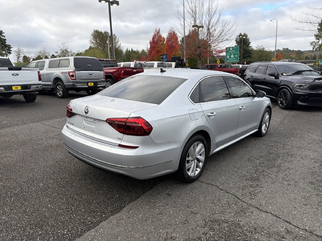 Used 2018 Volkswagen Passat 2.0T SE FWD image 9