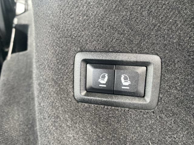 Used 2022 Jeep Grand Cherokee L Summit w/ Advanced Protech Group IV AWD/4WD image 19