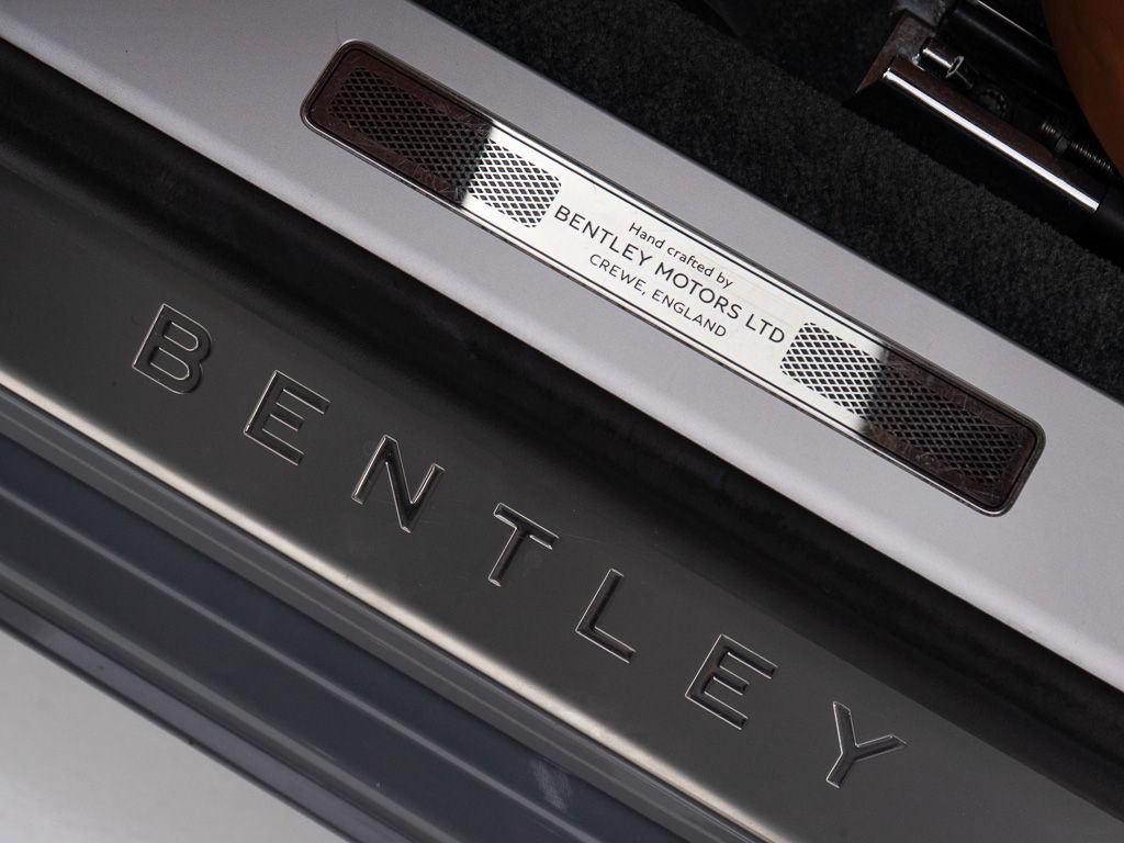 Certified 2022 Bentley Flying Spur V8 AWD/4WD image 13